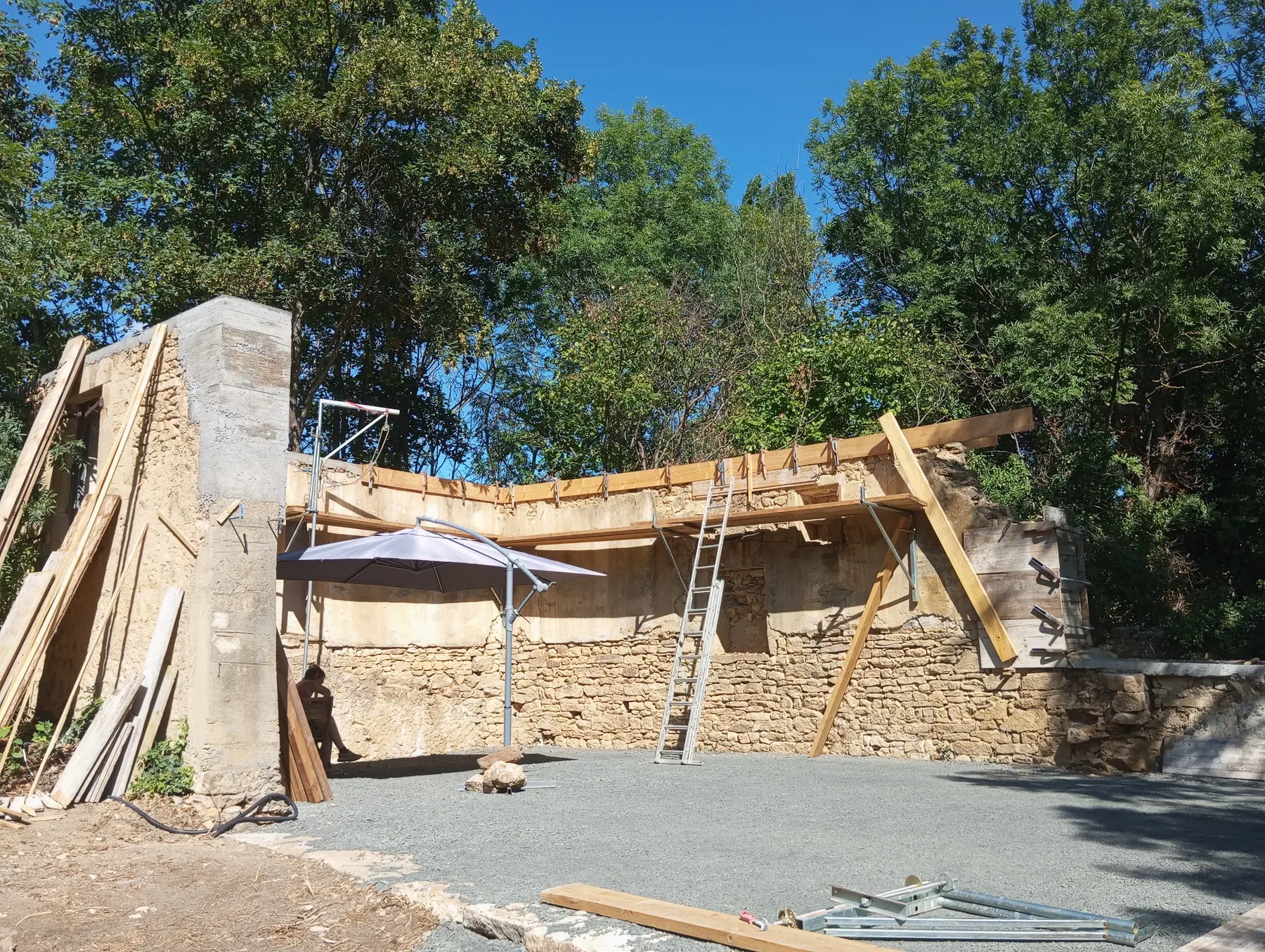 Arase en béton armé sur une maçonnerie en pierre