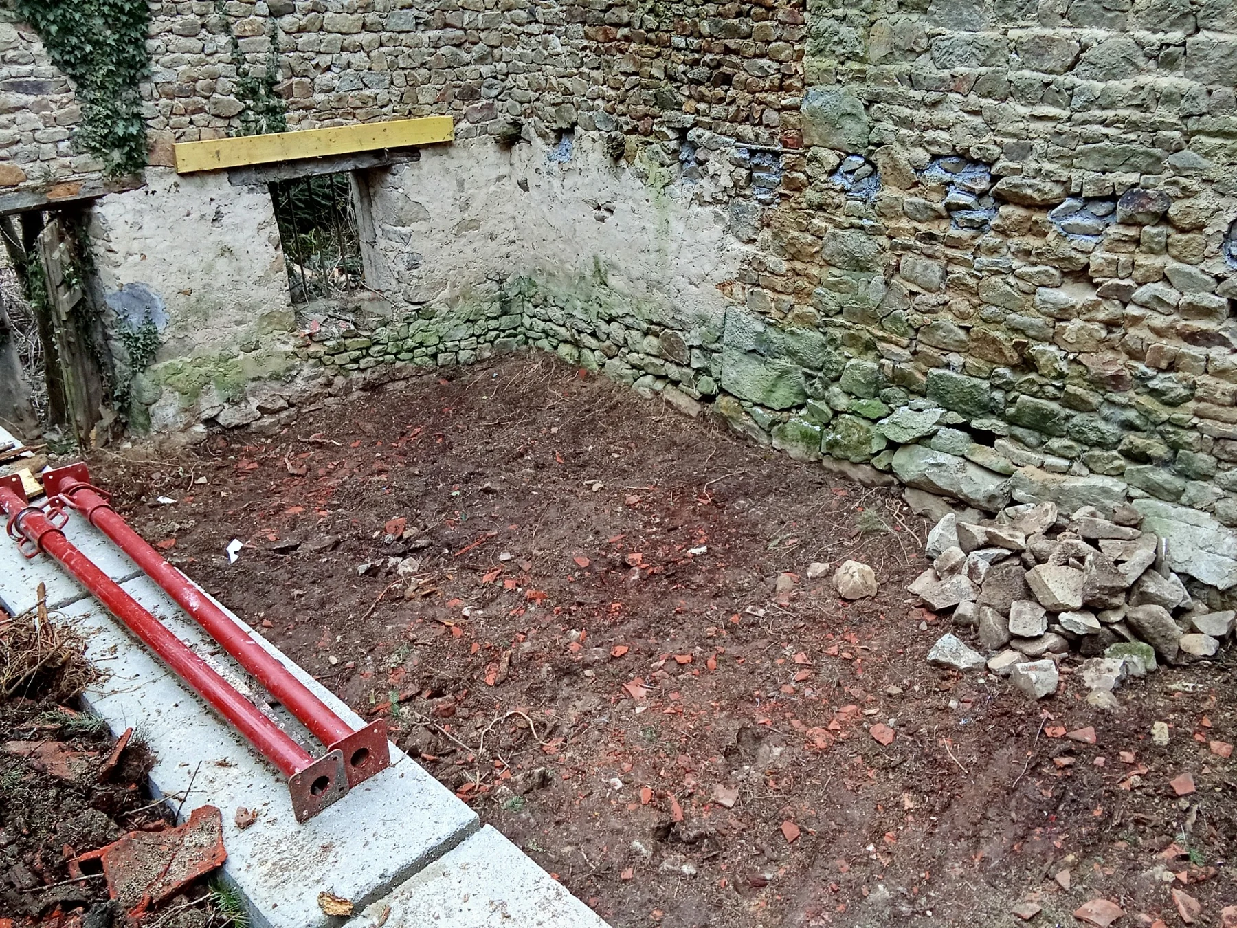 Pose des poutrelles-hourdis béton et préparation des appuis